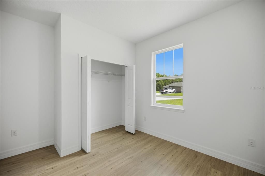 На продажу: $305,000 (4 спален, 3 ванн, 1805 Квадратных фут)
