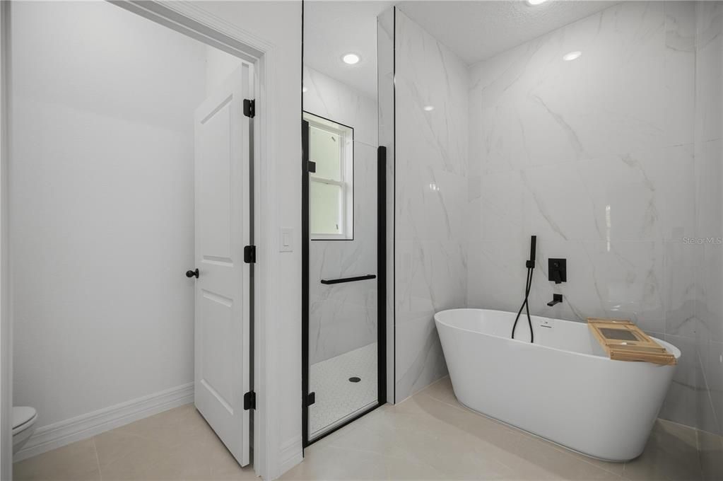 На продажу: $305,000 (4 спален, 3 ванн, 1805 Квадратных фут)