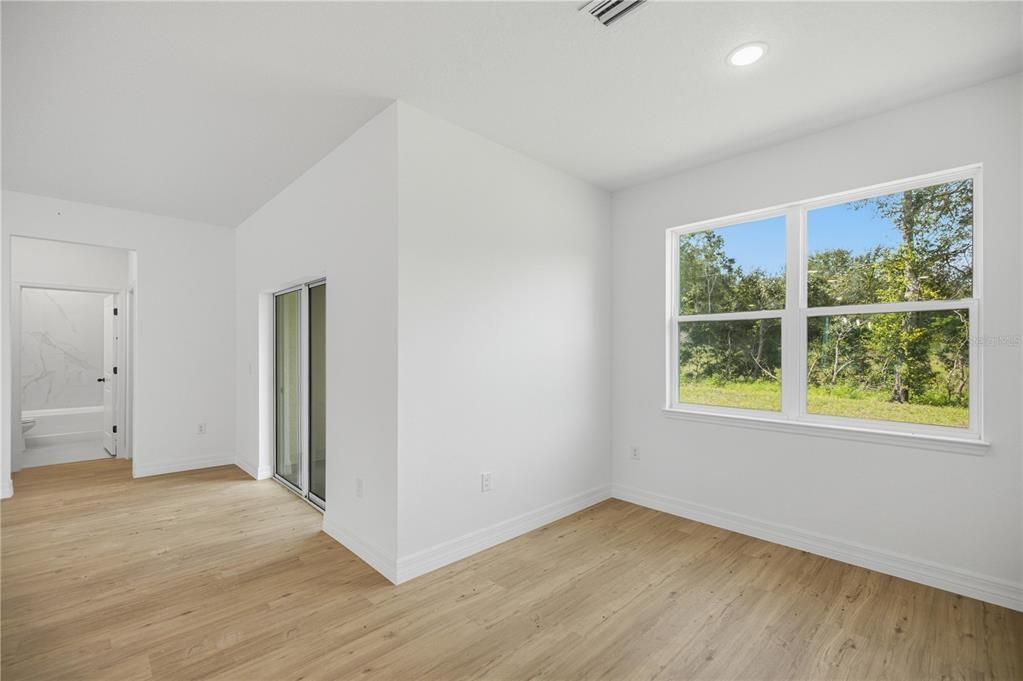 На продажу: $305,000 (4 спален, 3 ванн, 1805 Квадратных фут)