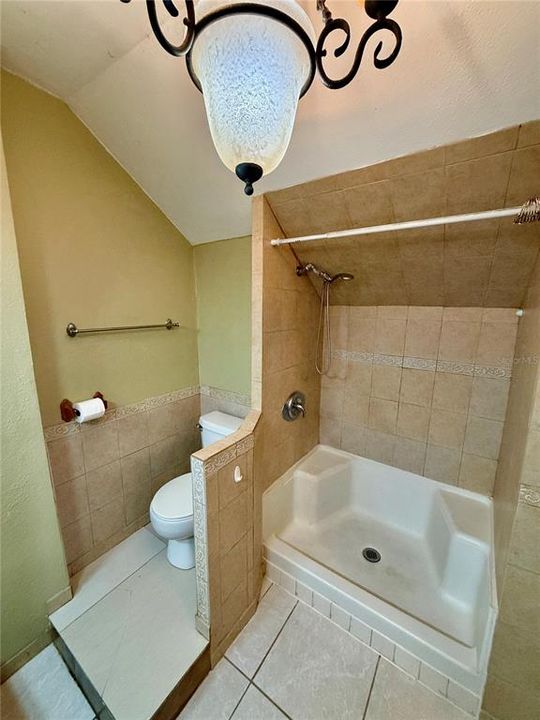 For Rent: $1,000 (1 beds, 1 baths, 600 Square Feet)
