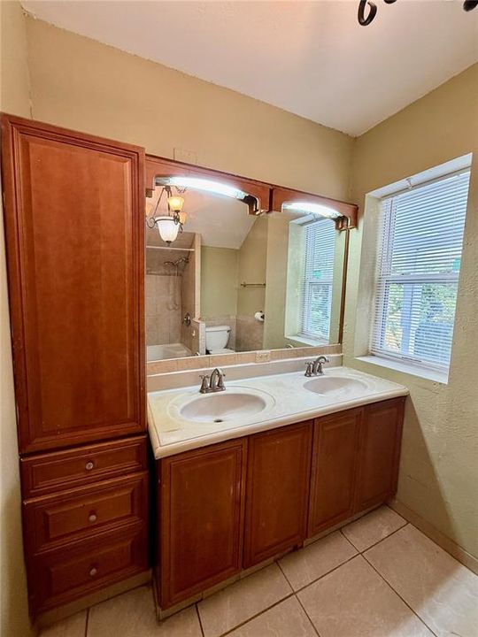For Rent: $1,000 (1 beds, 1 baths, 600 Square Feet)