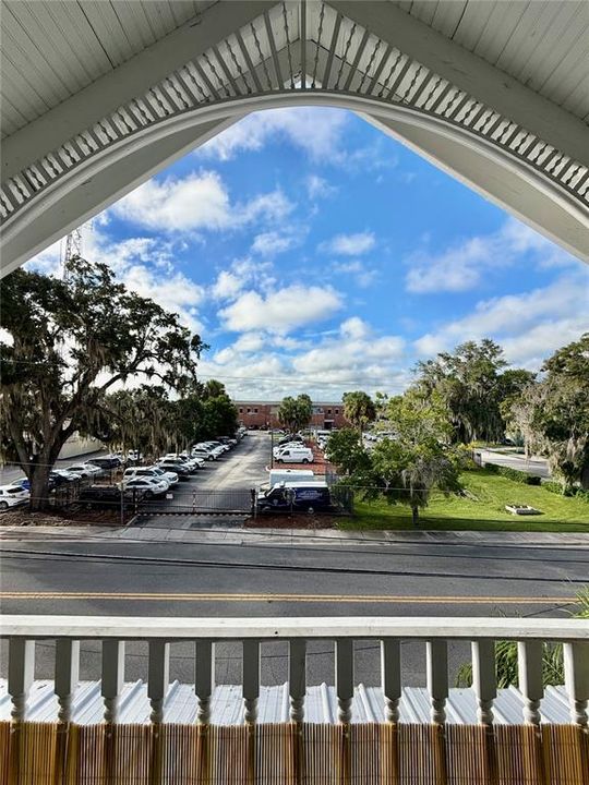 For Rent: $1,000 (1 beds, 1 baths, 600 Square Feet)