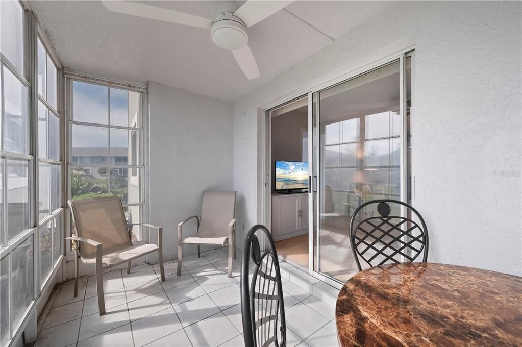For Sale: $139,000 (2 beds, 2 baths, 1044 Square Feet)