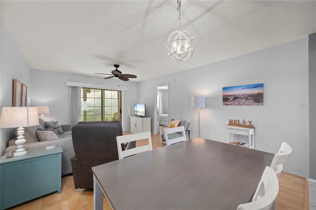 For Sale: $139,000 (2 beds, 2 baths, 1044 Square Feet)