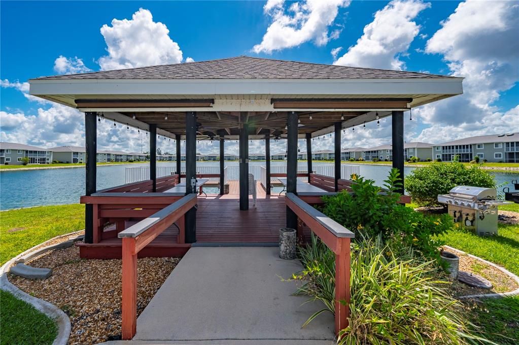 For Sale: $139,000 (2 beds, 2 baths, 1044 Square Feet)