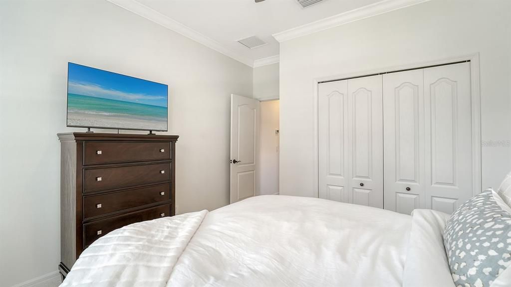 For Sale: $750,000 (3 beds, 2 baths, 2166 Square Feet)