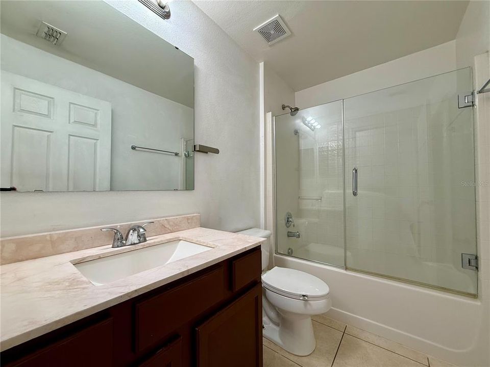 En Venta: $385,000 (3 camas, 2 baños, 1636 Pies cuadrados)