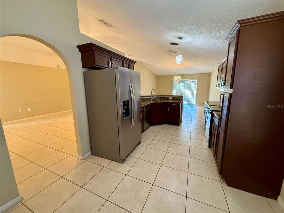 En Venta: $385,000 (3 camas, 2 baños, 1636 Pies cuadrados)
