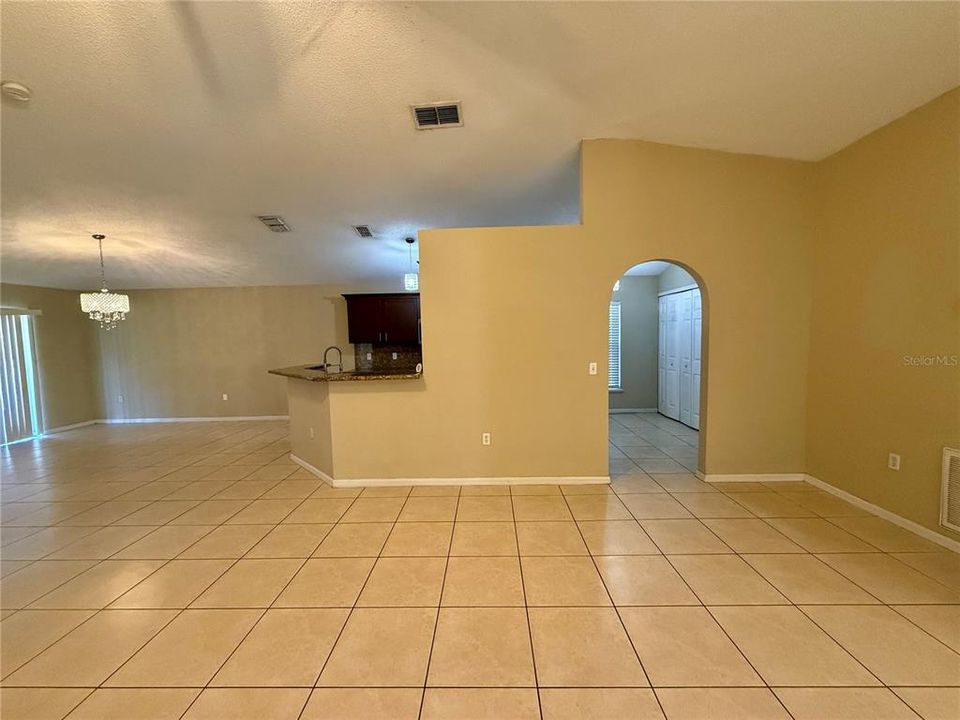 En Venta: $385,000 (3 camas, 2 baños, 1636 Pies cuadrados)