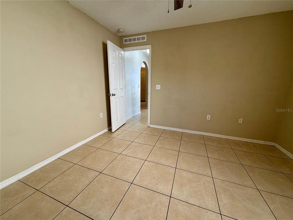 En Venta: $385,000 (3 camas, 2 baños, 1636 Pies cuadrados)