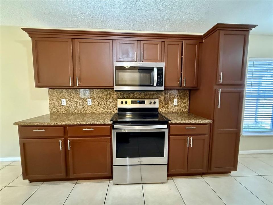 En Venta: $385,000 (3 camas, 2 baños, 1636 Pies cuadrados)