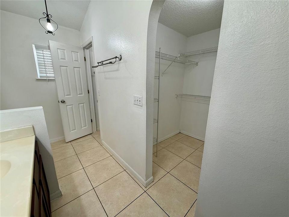 En Venta: $385,000 (3 camas, 2 baños, 1636 Pies cuadrados)