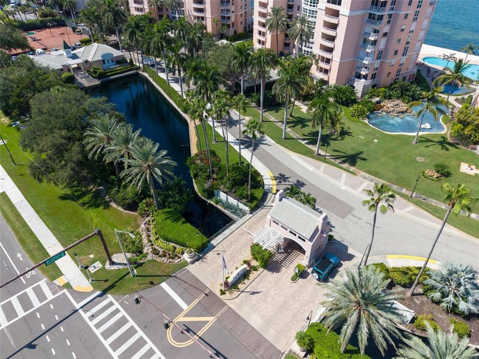 En Venta: $929,000 (2 camas, 2 baños, 1833 Pies cuadrados)