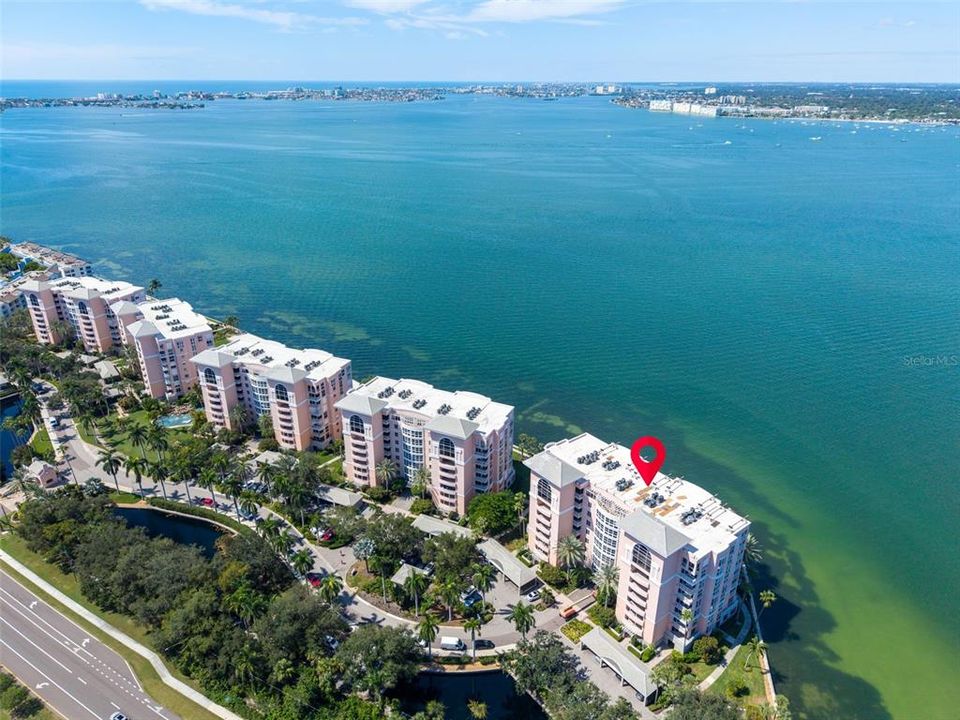 En Venta: $929,000 (2 camas, 2 baños, 1833 Pies cuadrados)