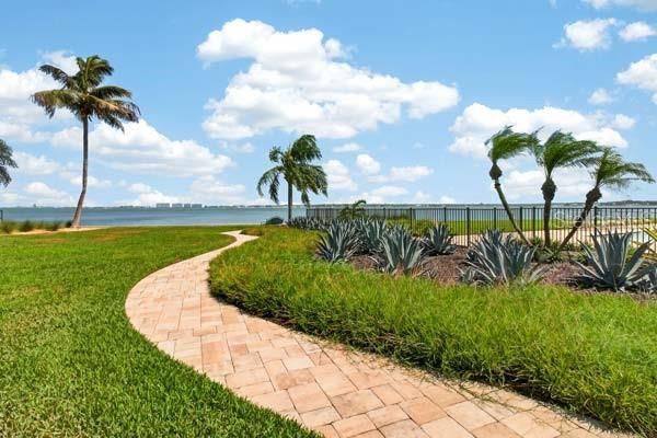En Venta: $929,000 (2 camas, 2 baños, 1833 Pies cuadrados)