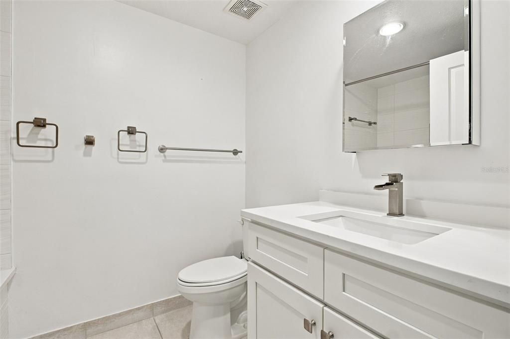 En Venta: $929,000 (2 camas, 2 baños, 1833 Pies cuadrados)