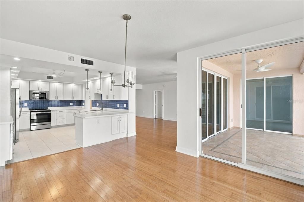 En Venta: $929,000 (2 camas, 2 baños, 1833 Pies cuadrados)