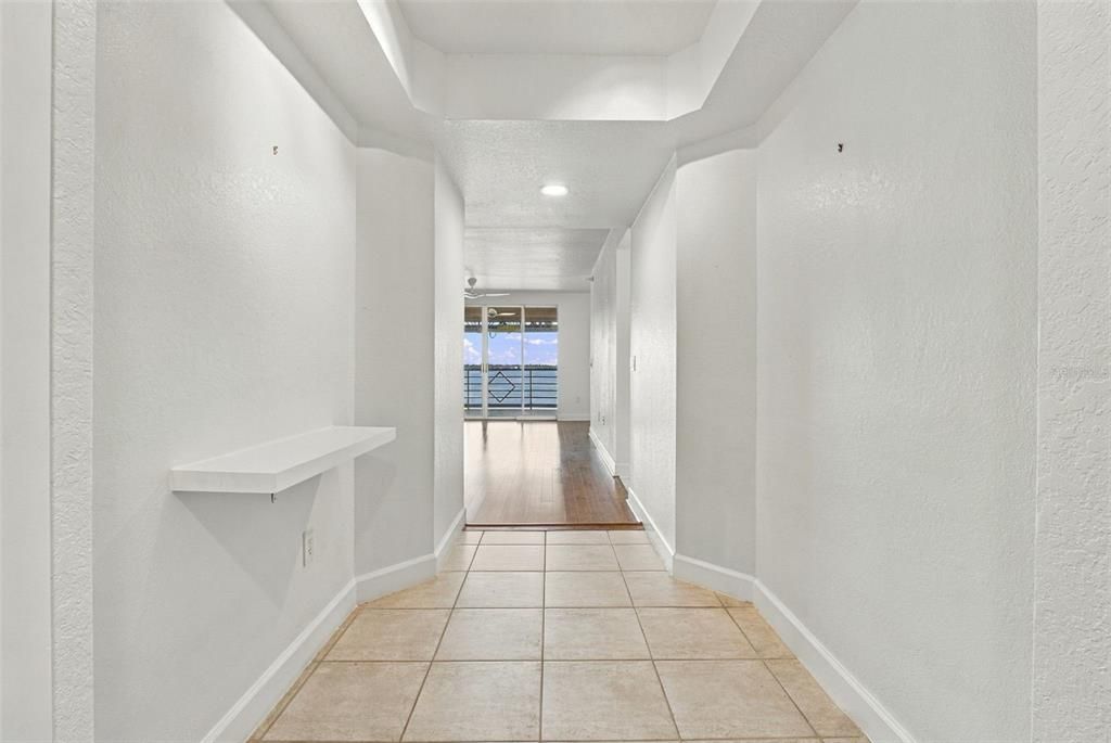 En Venta: $929,000 (2 camas, 2 baños, 1833 Pies cuadrados)