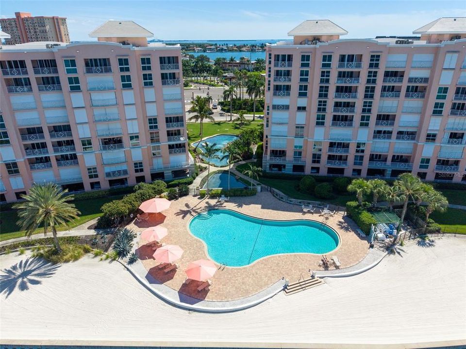 En Venta: $929,000 (2 camas, 2 baños, 1833 Pies cuadrados)
