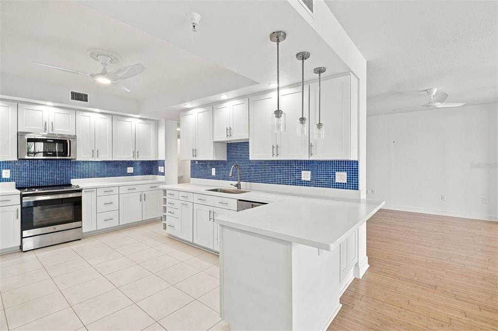 En Venta: $929,000 (2 camas, 2 baños, 1833 Pies cuadrados)