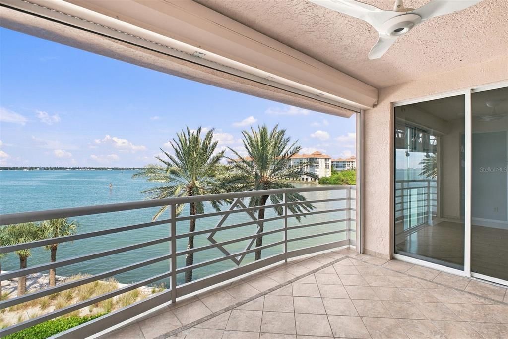 En Venta: $929,000 (2 camas, 2 baños, 1833 Pies cuadrados)
