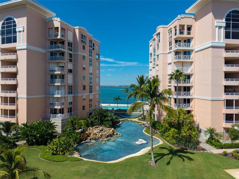 En Venta: $929,000 (2 camas, 2 baños, 1833 Pies cuadrados)