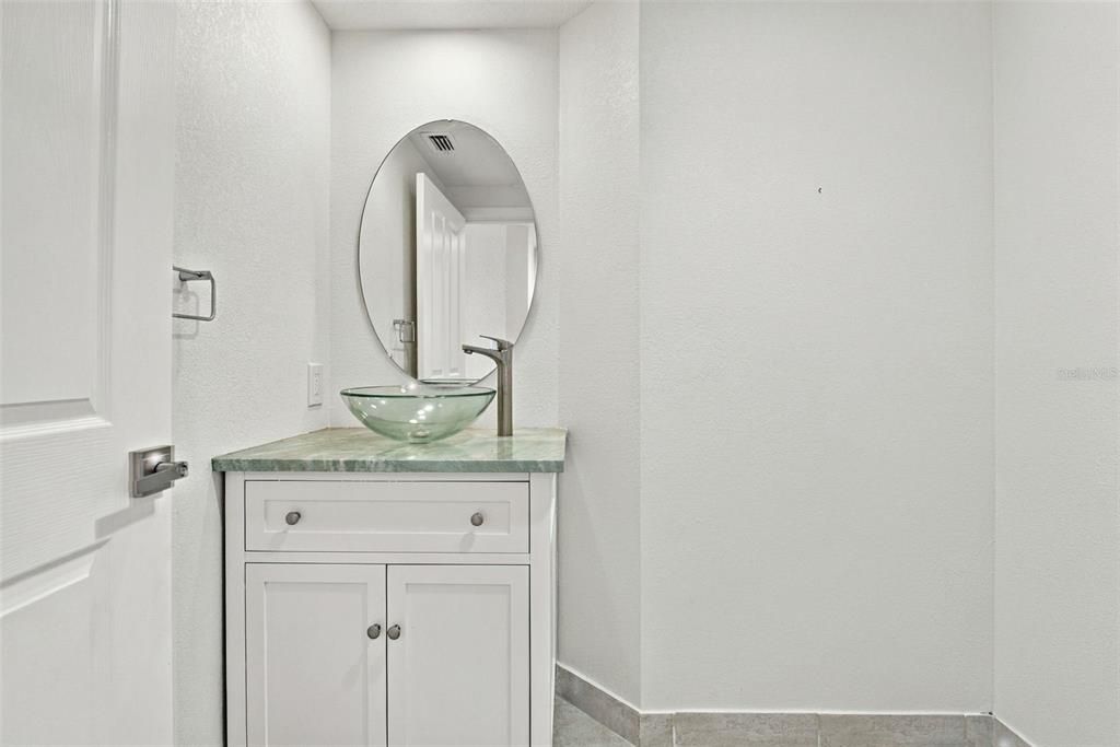 En Venta: $929,000 (2 camas, 2 baños, 1833 Pies cuadrados)