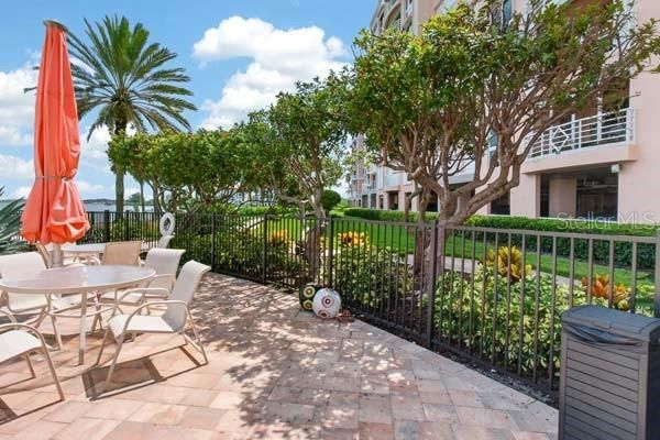 En Venta: $929,000 (2 camas, 2 baños, 1833 Pies cuadrados)