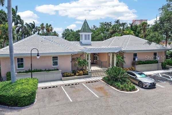 En Venta: $929,000 (2 camas, 2 baños, 1833 Pies cuadrados)