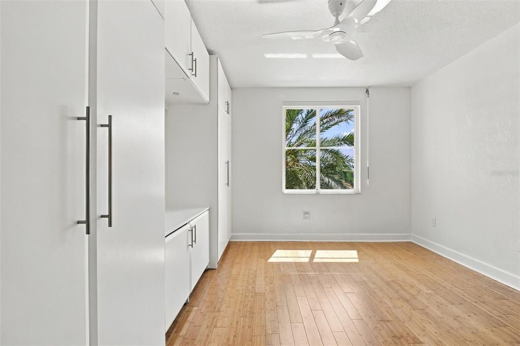 En Venta: $929,000 (2 camas, 2 baños, 1833 Pies cuadrados)