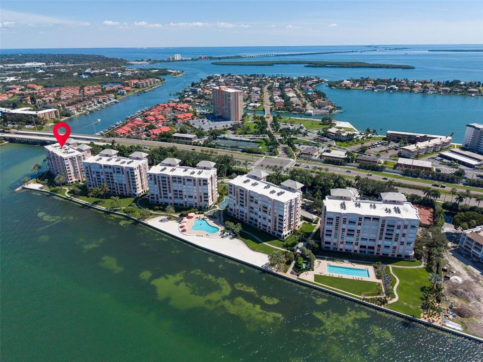 En Venta: $929,000 (2 camas, 2 baños, 1833 Pies cuadrados)