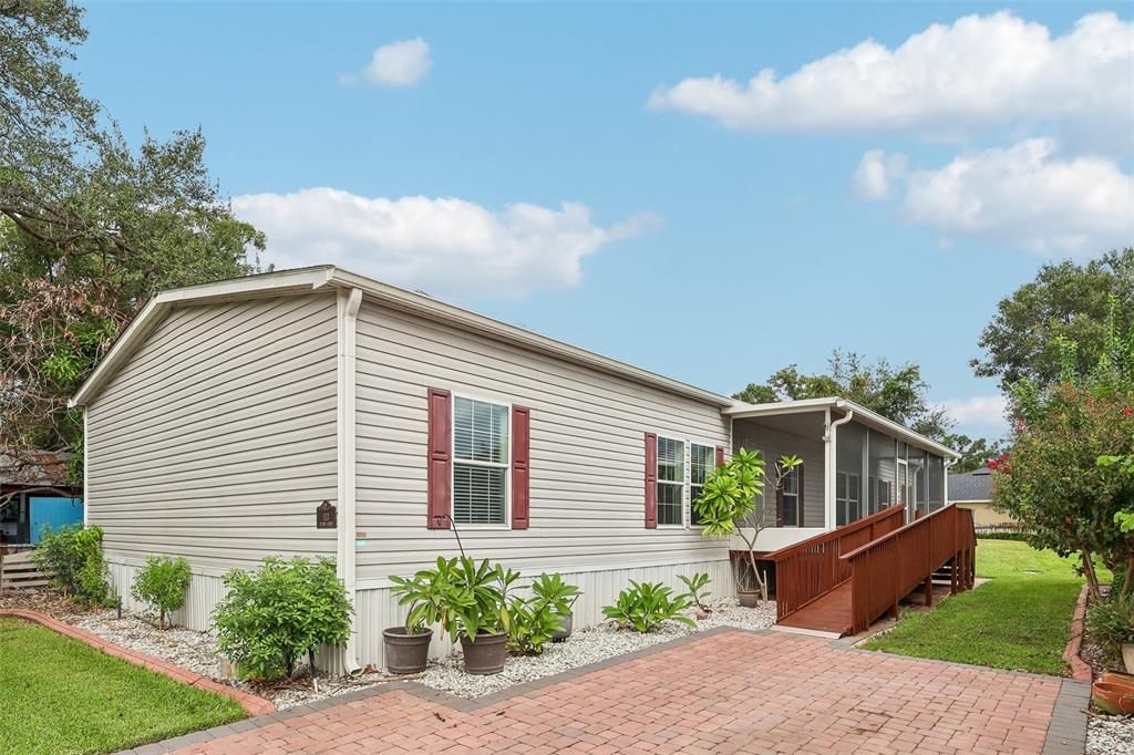 En Venta: $379,000 (4 camas, 2 baños, 2310 Pies cuadrados)