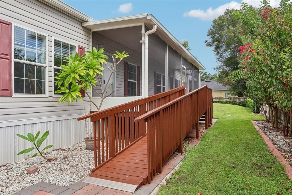 En Venta: $379,000 (4 camas, 2 baños, 2310 Pies cuadrados)