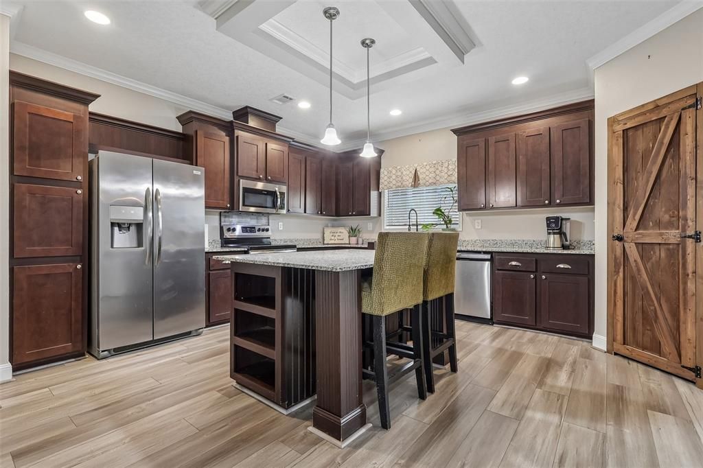 En Venta: $379,000 (4 camas, 2 baños, 2310 Pies cuadrados)