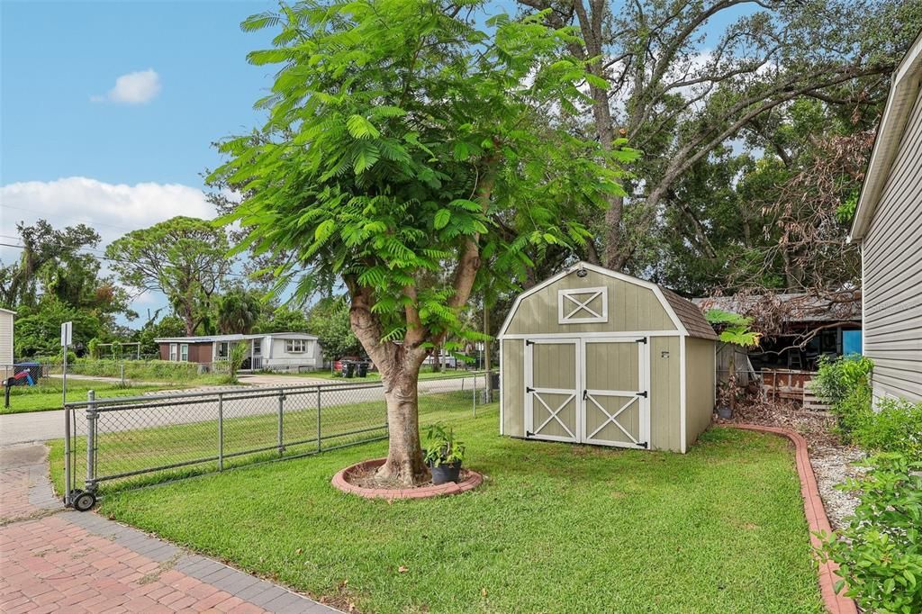En Venta: $379,000 (4 camas, 2 baños, 2310 Pies cuadrados)