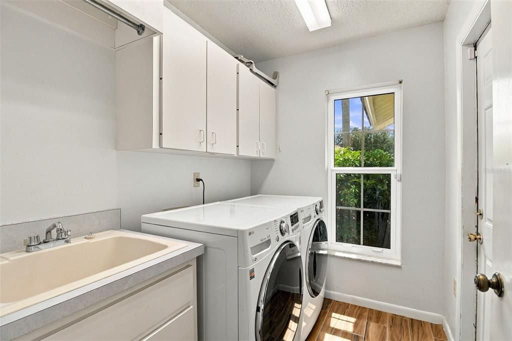 : $575,000 (3 camas, 2 baños, 2119 Pies cuadrados)