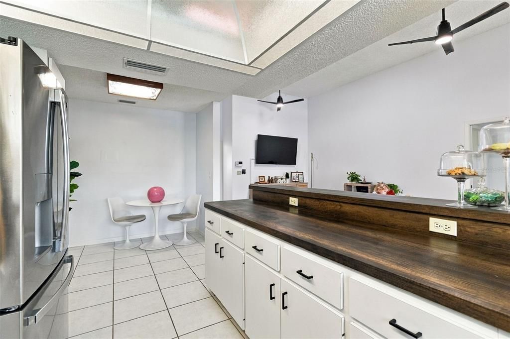: $575,000 (3 camas, 2 baños, 2119 Pies cuadrados)