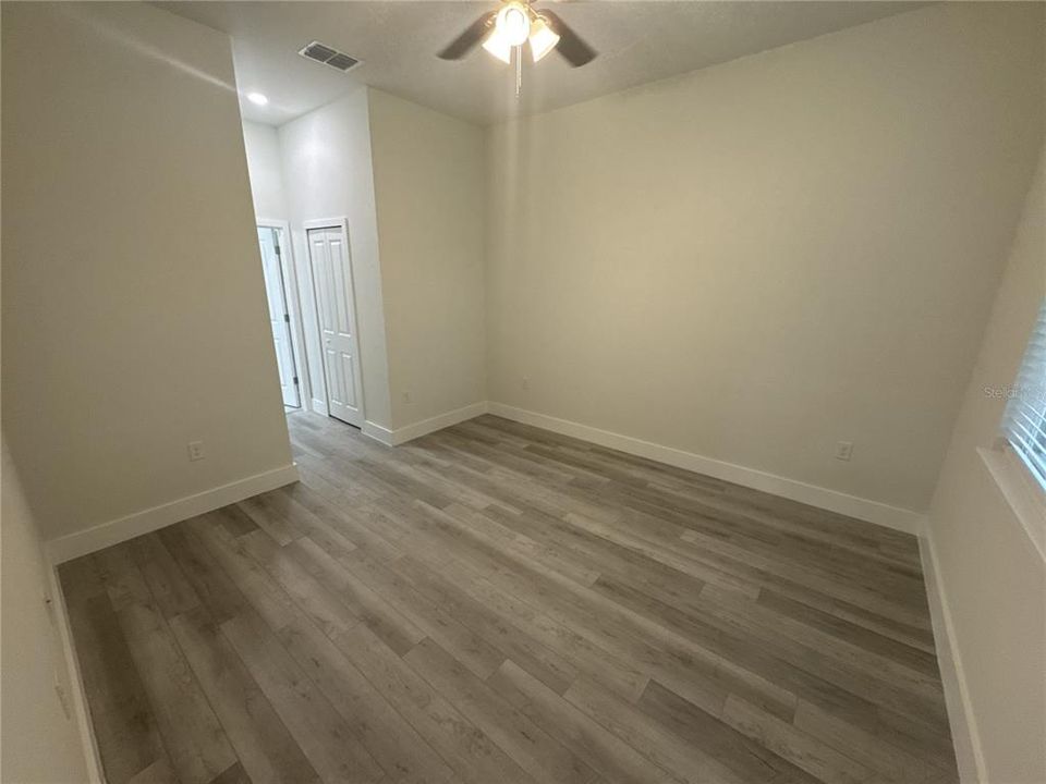 В аренду: $2,200 (4 спален, 2 ванн, 1695 Квадратных фут)