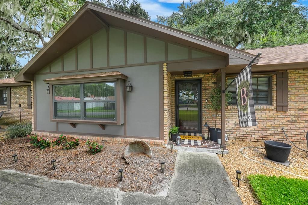 For Sale: $565,000 (3 beds, 2 baths, 1697 Square Feet)