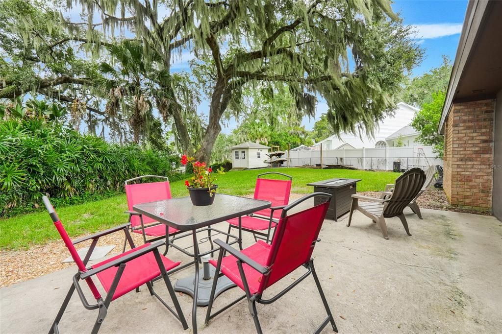 For Sale: $565,000 (3 beds, 2 baths, 1697 Square Feet)