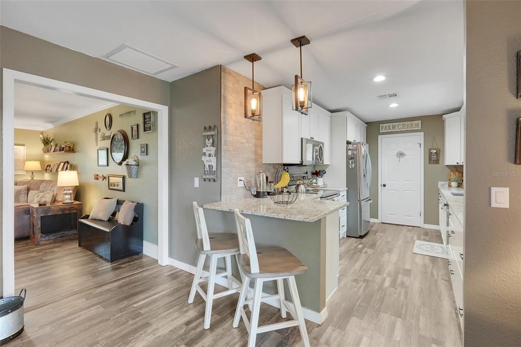 For Sale: $565,000 (3 beds, 2 baths, 1697 Square Feet)