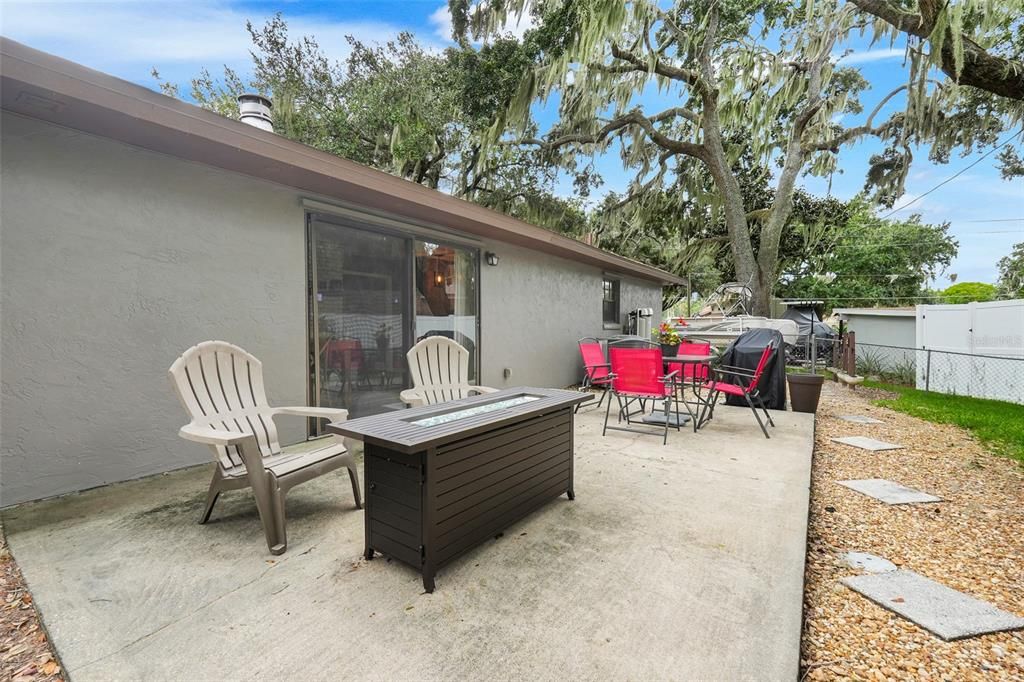 For Sale: $565,000 (3 beds, 2 baths, 1697 Square Feet)