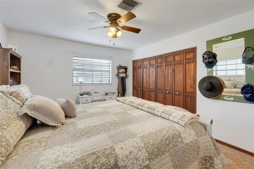 For Sale: $565,000 (3 beds, 2 baths, 1697 Square Feet)