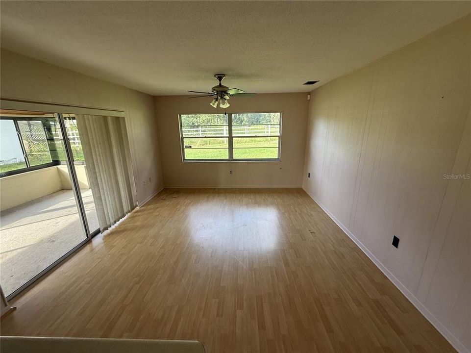 Activo con contrato: $276,000 (3 camas, 2 baños, 1804 Pies cuadrados)