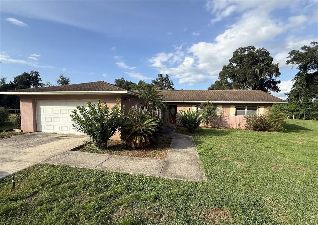 Activo con contrato: $276,000 (3 camas, 2 baños, 1804 Pies cuadrados)