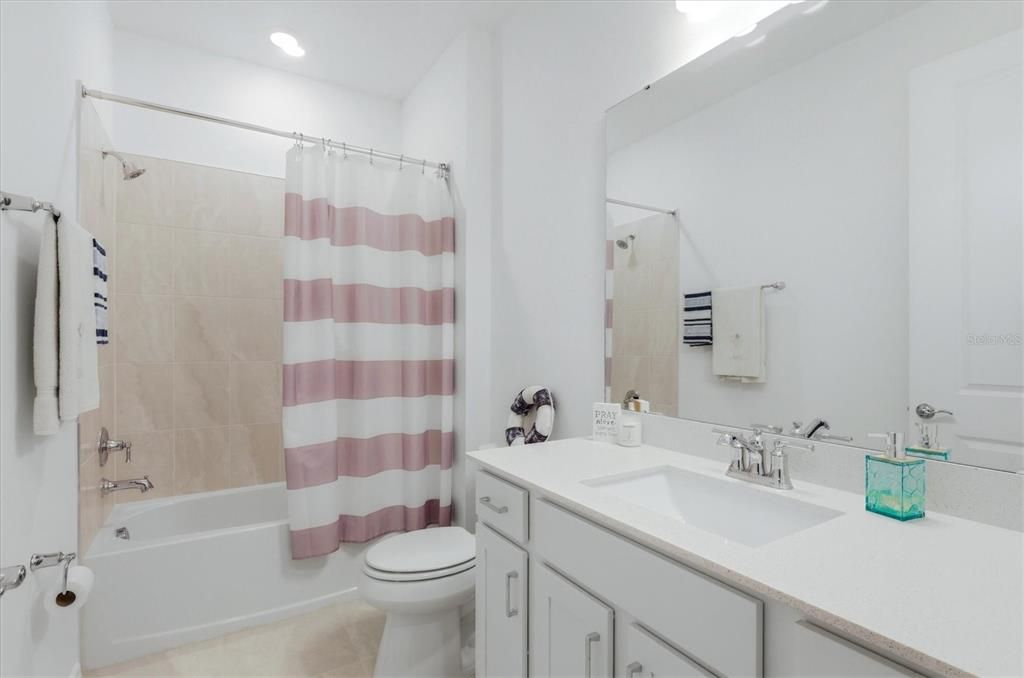 En Venta: $409,000 (3 camas, 2 baños, 1640 Pies cuadrados)