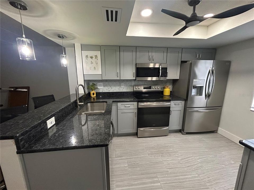 For Rent: $1,900 (2 beds, 2 baths, 1054 Square Feet)