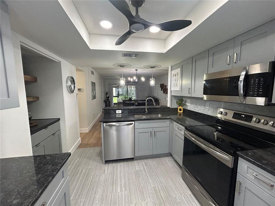 For Rent: $1,900 (2 beds, 2 baths, 1054 Square Feet)
