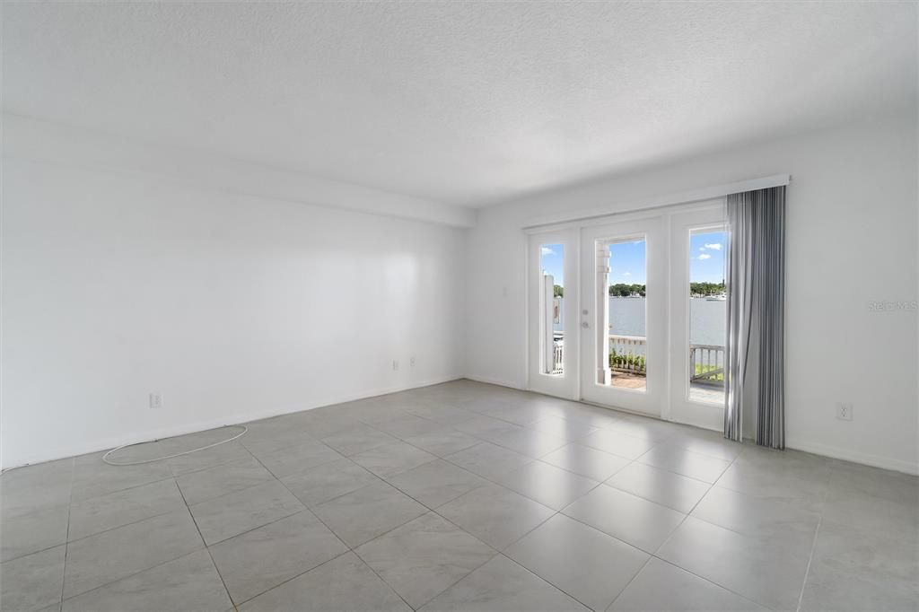 For Rent: $2,500 (2 beds, 1 baths, 1084 Square Feet)