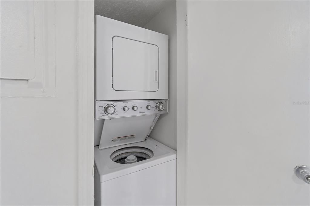 For Rent: $2,500 (2 beds, 1 baths, 1084 Square Feet)
